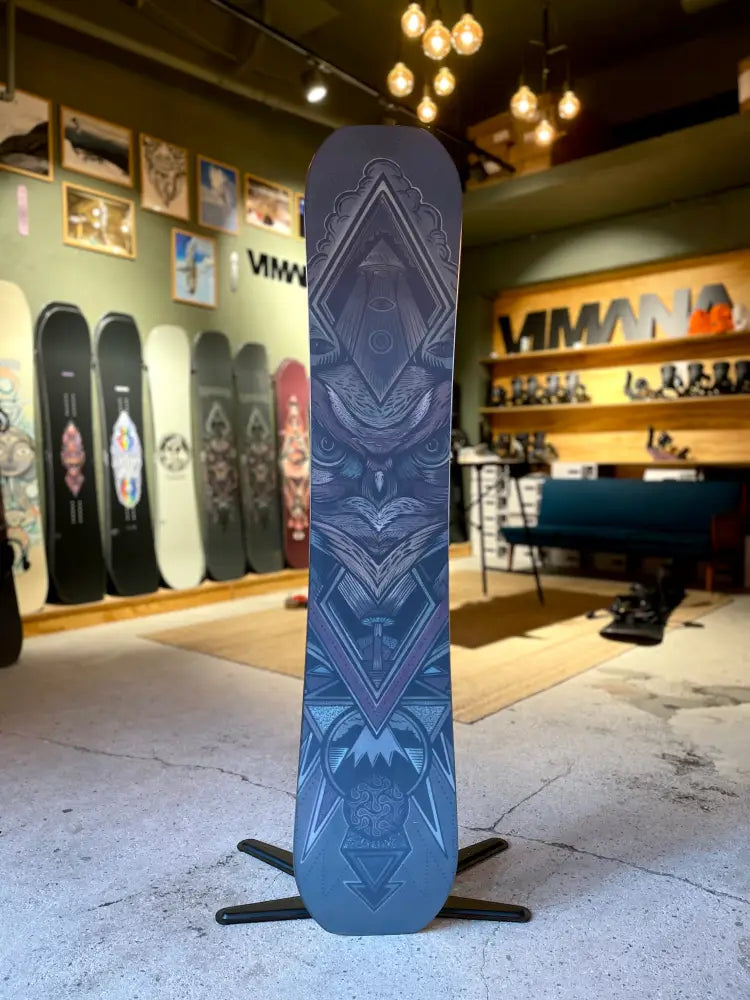 The Vufo 2025 Pakke Snowboard